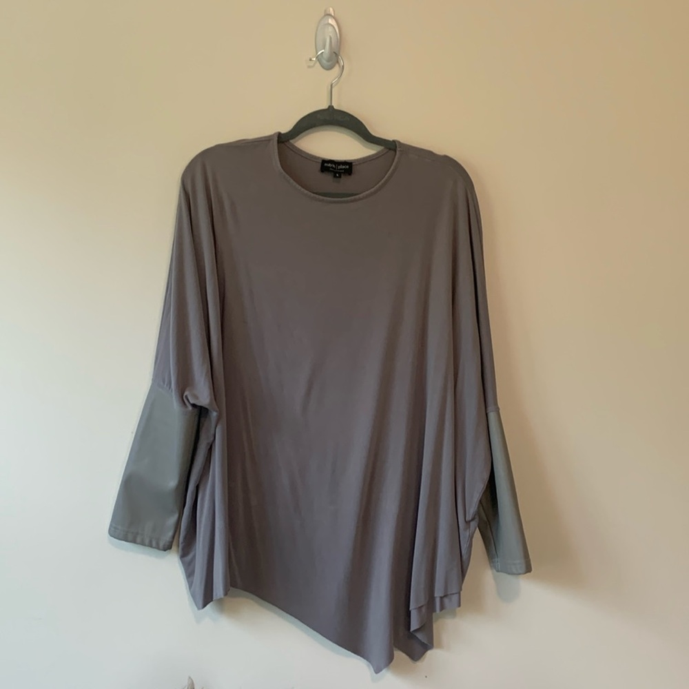 Maya’s Place Eden top grey faux leather long sleeves L